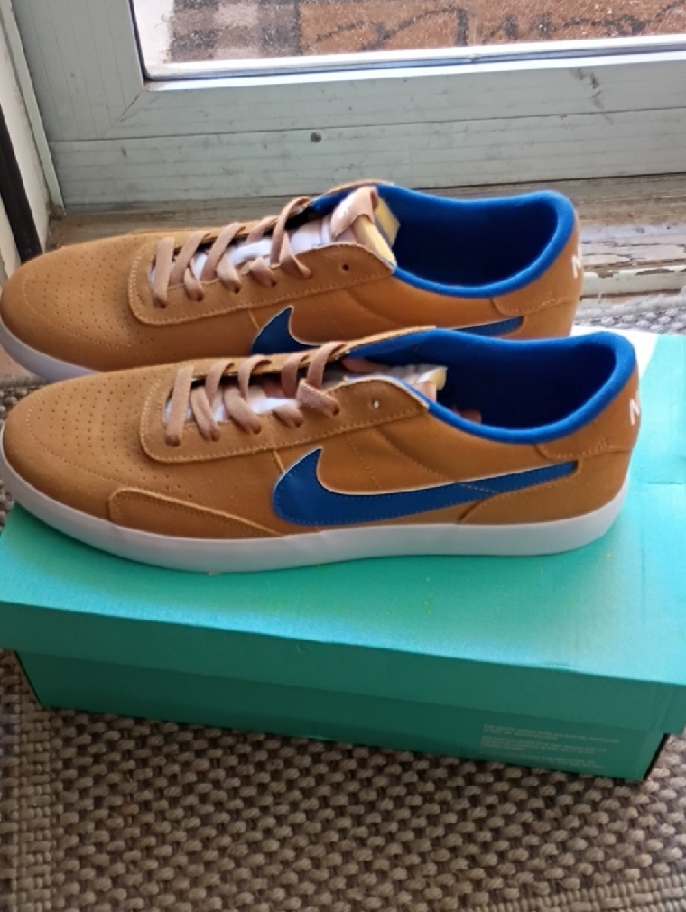 Nike Men’s SB's Brown and Blue Low-Top Sneakers